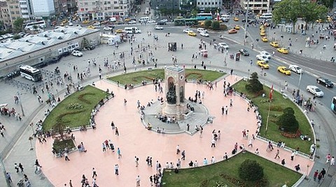 Taksim'de Tahliye Kararları Gelmeye Başladı