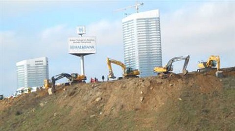 Uluslararası Finans Merkezi için İlk Kazmayı Ağaoğlu Vurdu