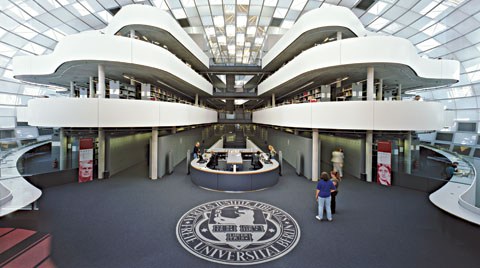 Free Üniversitesi Kütüphanesi Berlin, Almanya (Foster&Partners)