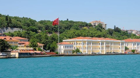 Galatasaray Üniversitesi'nin Tarihi Binası da Yandı