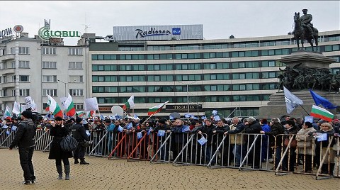 Ekonomik Kriz Hükümetleri Deviriyor