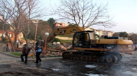 Avcılar'da Olaylı Yıkım!