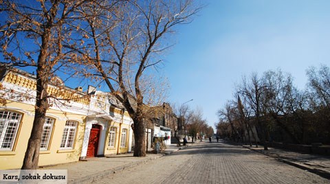 İki Bölge, İki Şehir ve Taştan Yapılar