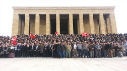 2B Protestocuları Anıtkabir’de Topladı