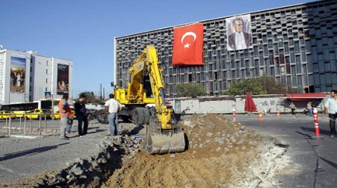 "Yargı Kararı Var, Taksim'e İş Makinesi Giremez"