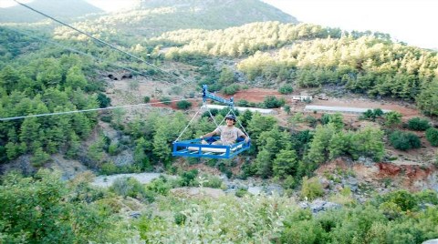 Evlerine Ulaşmak için Teleferik Yaptılar