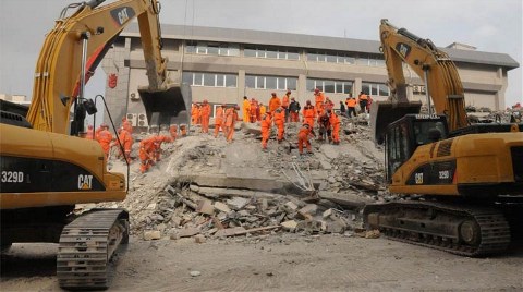 Bayram Otel'de Skandal Yağmuru!