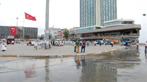 Taksim Meydanı Yine Gölete Döndü!