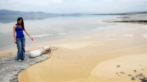 Burdur Gölü'nde Yılda 330 Milyon Ton Su Yok Oluyor