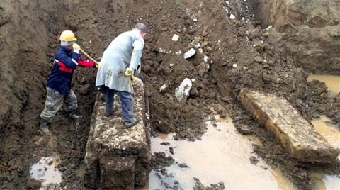 Kanal Açarken Roma Dönemine Ait Lahit Buldular