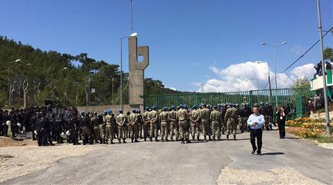 Çevreciler 'Nükleerciler'i İçeri Hapsetti