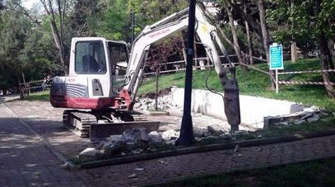 Abbasağa Parkı'nda İş Makinesi Hareketliliği