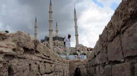 425 Yıllık Tarih Toprak Altından Çıkarılıyor