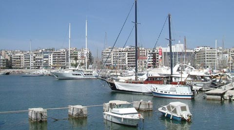 Yunanistan En Büyük Limanını Sattı 