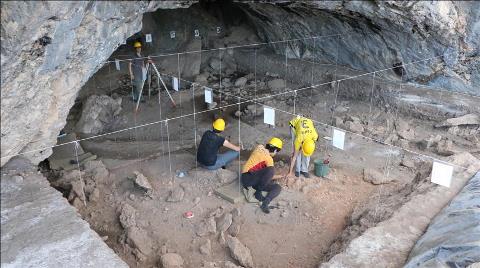 Kahramanmaraş'ta 'Mağara İçi İlk Yapı Örnekleri' Bulundu