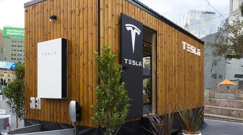 Tesla, Güneş Paneli Projesini Tanıttı