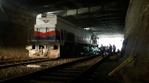 Aydın'da Yük Treni Raydan Çıktı