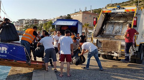 Çeşme'de Adalardan 3,5 Ton Çöp Toplandı