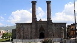 Tarihi Çifte Minareli Medrese'de Çevre Düzenlemesi