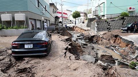 Deprem Dağları Devirdi