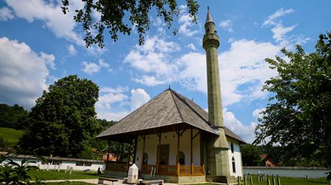 Bosna Hersek'in Kartpostallık Camileri