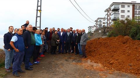 'Tapusu Bende' Dedi, Yolu Kapattı