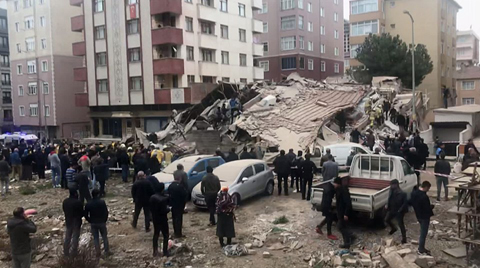 Kartal'da Çöken Bina İle İlgili Belediye'den Açıklama