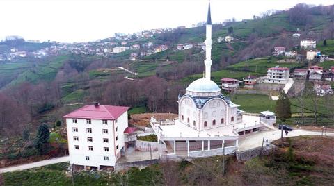 Cami ve Kurs Binasının Altından Yol Geçiyor