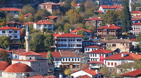 Safranbolu'da Bayrak, Afiş, Flama Asmak Yasak