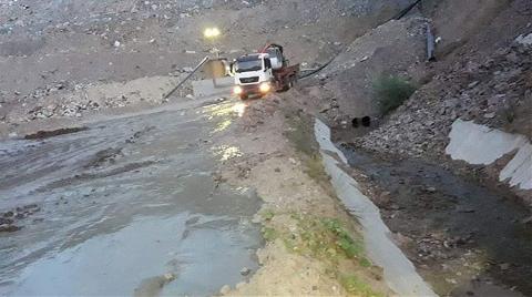 Maden Ocağında Boru Patladı, Kimyasal İçerikli Su Dereye Karıştı