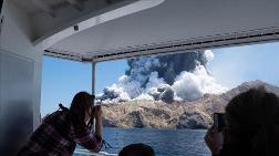 Yeni Zelanda'da Whakaari Yanardağı Patladı