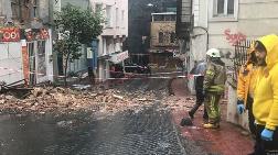 Beyoğlu'nda Metruk Binada Çökme