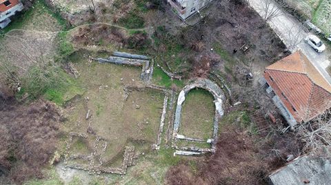 Bahçede Bulunan Roma Eserleri 12 Yıldır Bekliyor