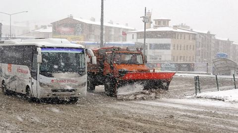 Erzurum'da 57 Yerleşim Biriminin Yolu Kardan Kapandı