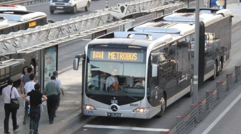 İstanbul'da Toplu Taşıma Kullanımı Yüzde 83 Oranında Düştü