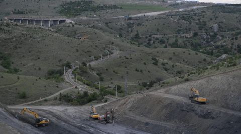 Bakan Karaismailoğlu YHT Şantiyesinde İncelemelerde Bulundu