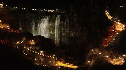 Tortum Şelalesi Işıklandırıldı