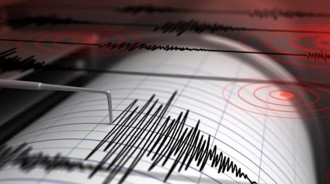 İzmir’de 4.2 Büyüklüğünde Deprem