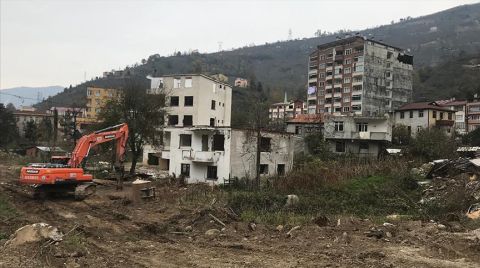 Doğankent'te Riskli Binalar Yıkılıyor