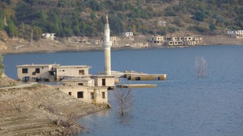 Su Seviyesi Düştü, Baraj Altındaki Evler Göründü