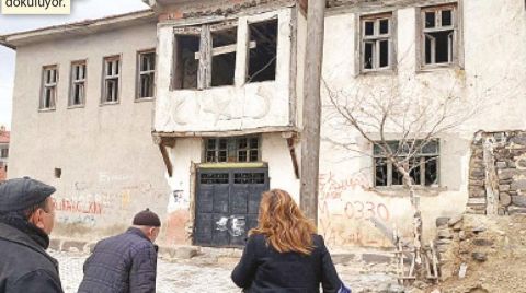 Atatürk Evi ile Zafer Müzesi Çürümeye Bırakıldı