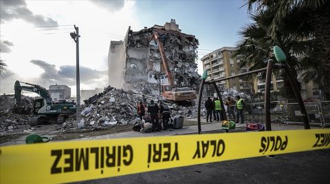 İzmir’de Yıkılan Binalarla İlgili 22 Kişi Hakkında Gözaltı Kararı