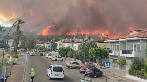 Marmaris’te 1 Fabrika, 27 Ev ve 1 Araç Yandı