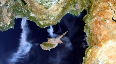 AB Uydusu, Yangınlarının Dumanlarını Görüntüledi