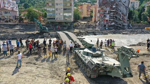 Bozkurt'ta Yıkılan Köprünün Yerine Seyyar Köprü Kuruldu