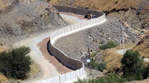 İran Sınırına 43 Kilometre Beton Duvar Örüldü