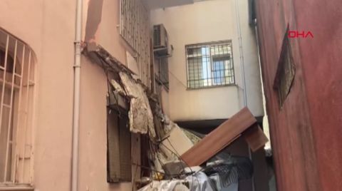 Güngören'de Balkon Çöktü