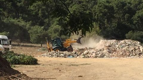 Büyükada'da İnşaat Atıklarını Ormanlık Alana Döktüler