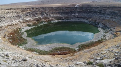 Timraş Obruk Gölü'nde Su Seviyesi Dibe Vurdu