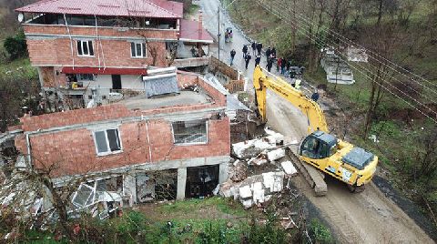 Ordu'da Heyelan Riskli 14 Yapı Yıkılıyor